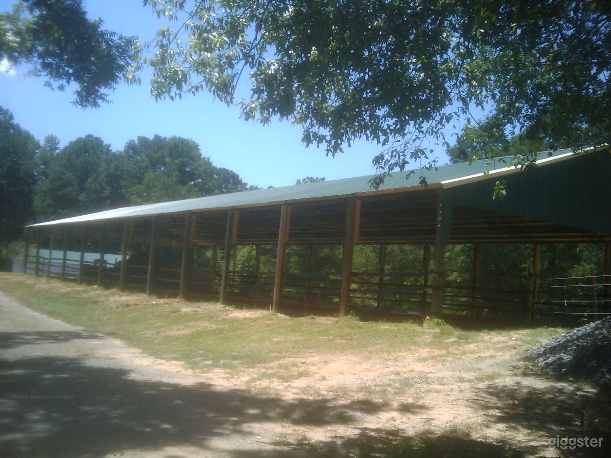 covered riding arena