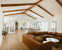  Arcadia Ranch: Natural light+ beamed ceilings 