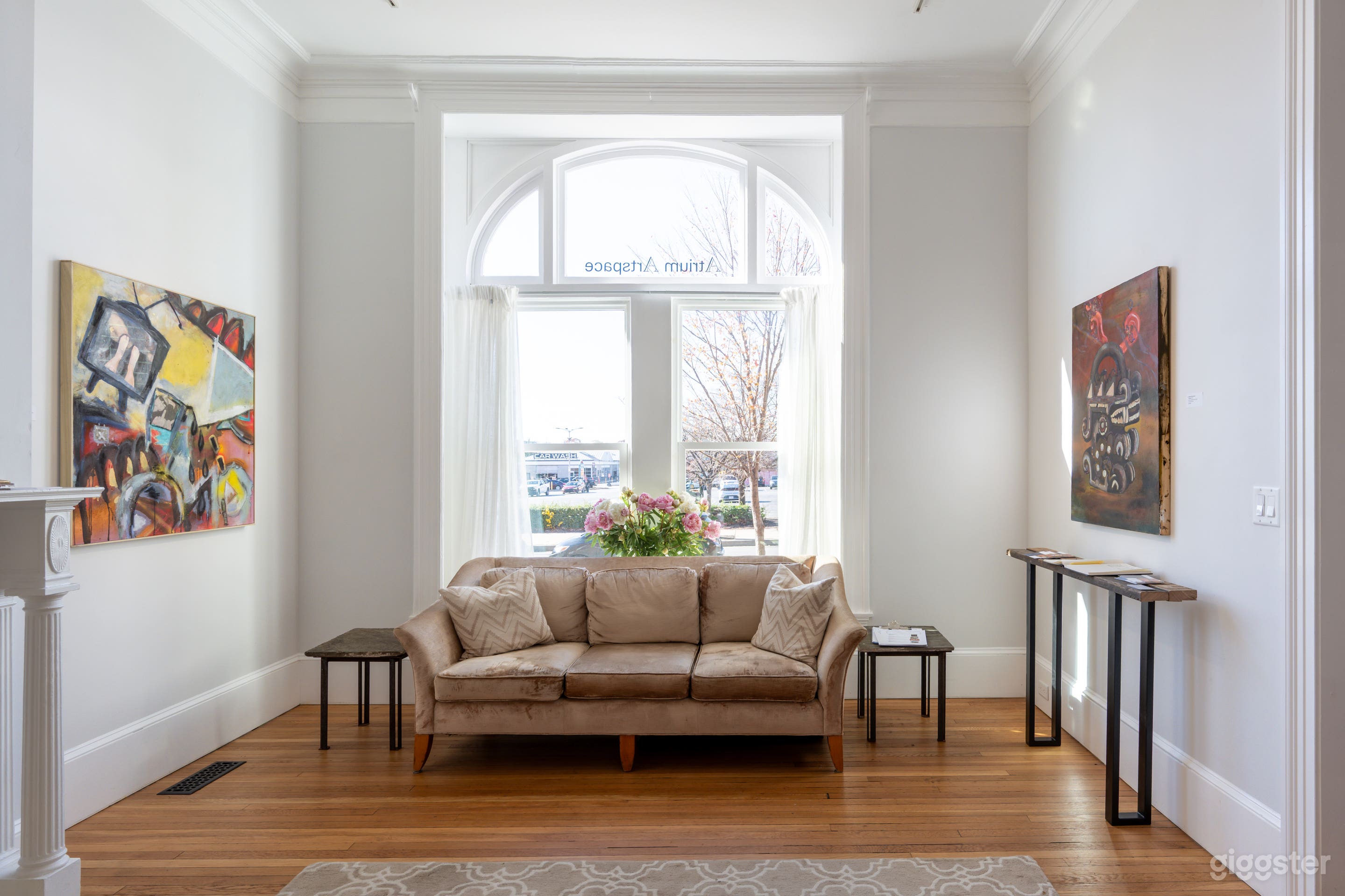 Beautiful Art Gallery in Restored Historic Brownstone Photo 2