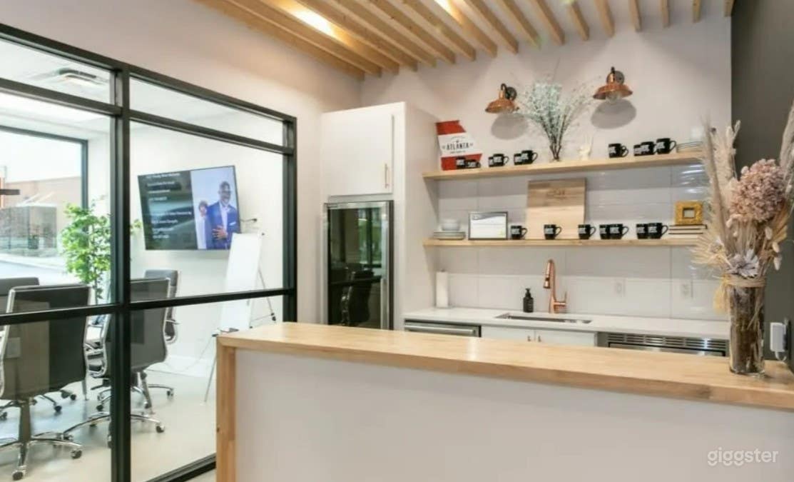 Modern Lux Creative Commercial Space in Atlanta Photo 2