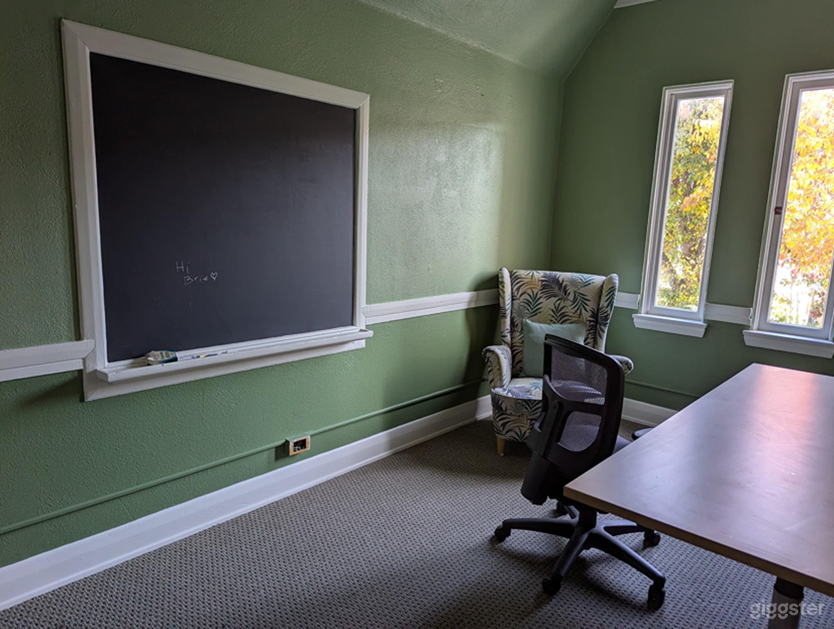 Bright, Clean Office Space Photo 3