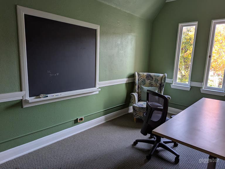  Bright, Clean Office Space 