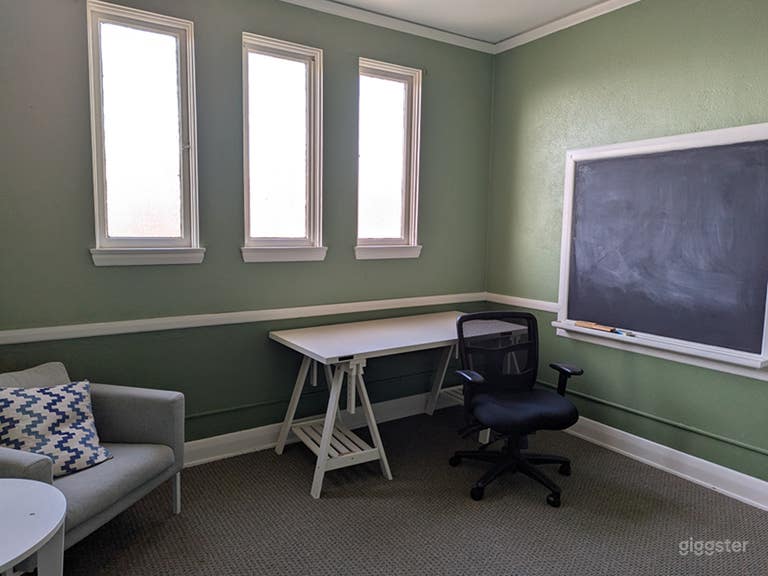  Bright, Clean Office Space 