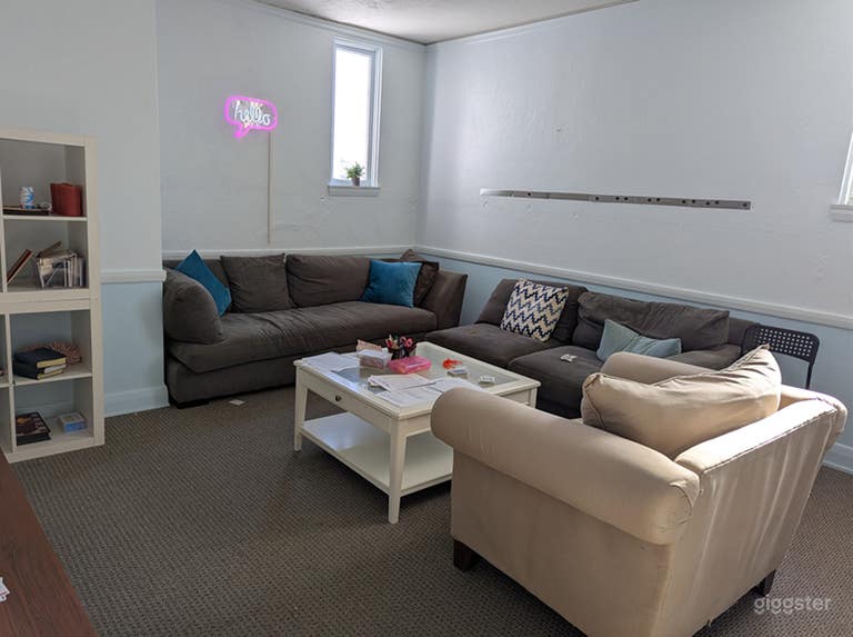  Bright, Clean Office Space 