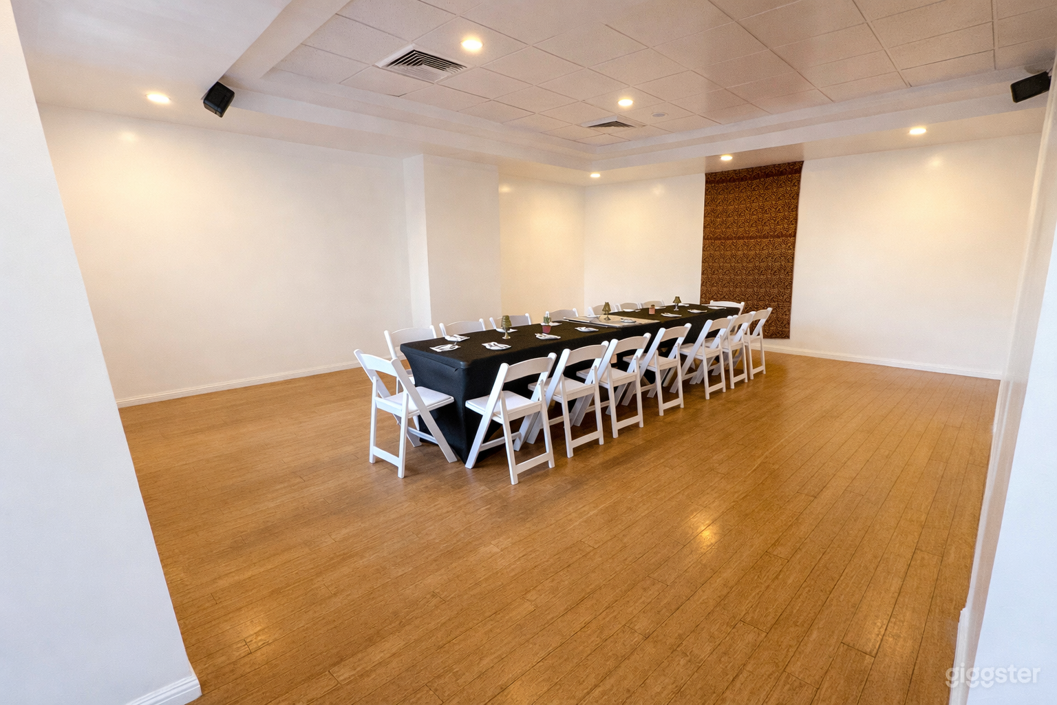 Versatile Production & Event Space w/ Bar (Up to 150 Guests) Photo 3