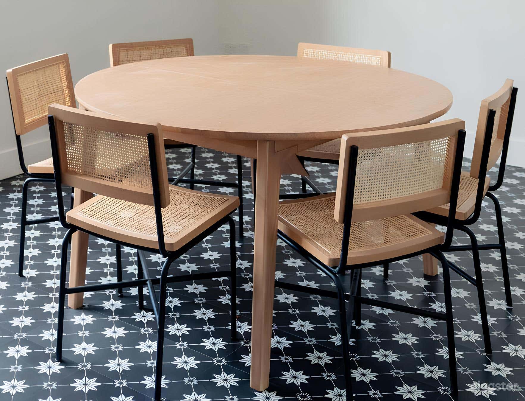 Modern Private Office Photo 2