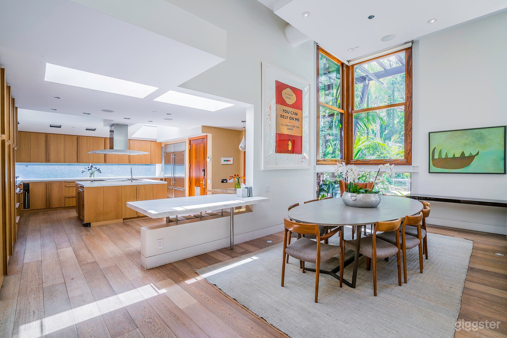 Monroe Modern Photo 4