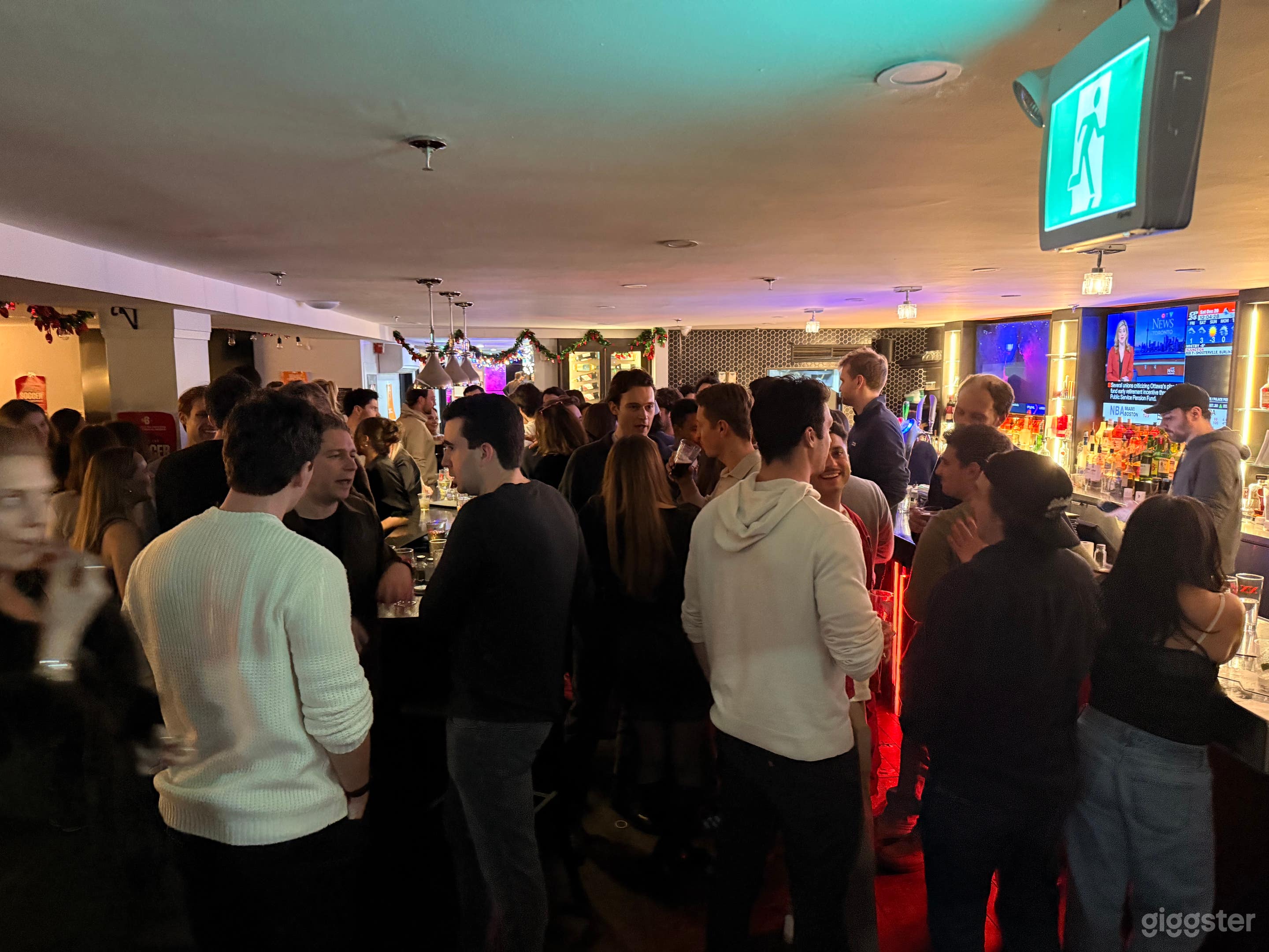 Stylish restaurant and event space Photo 2