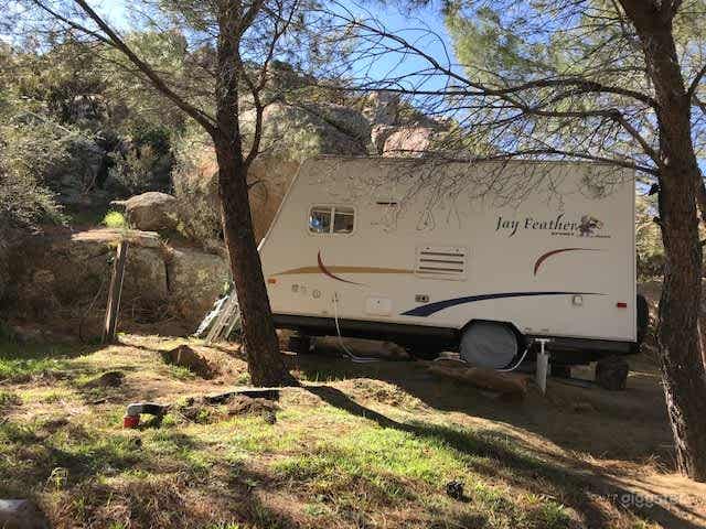 Fully-Furnished Cozy Trailer Van Photo 3