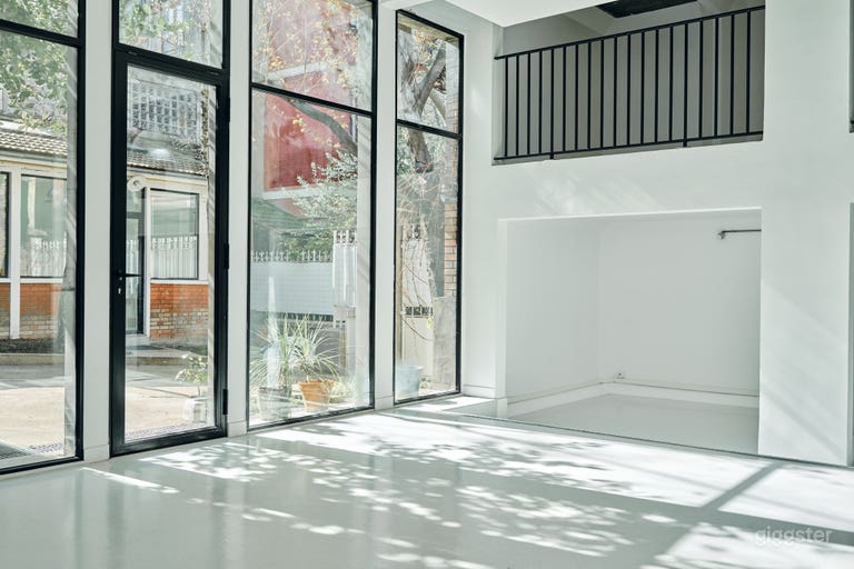 Studio photo de 150 m2 situé à deux pas de la Porte de Clign 
