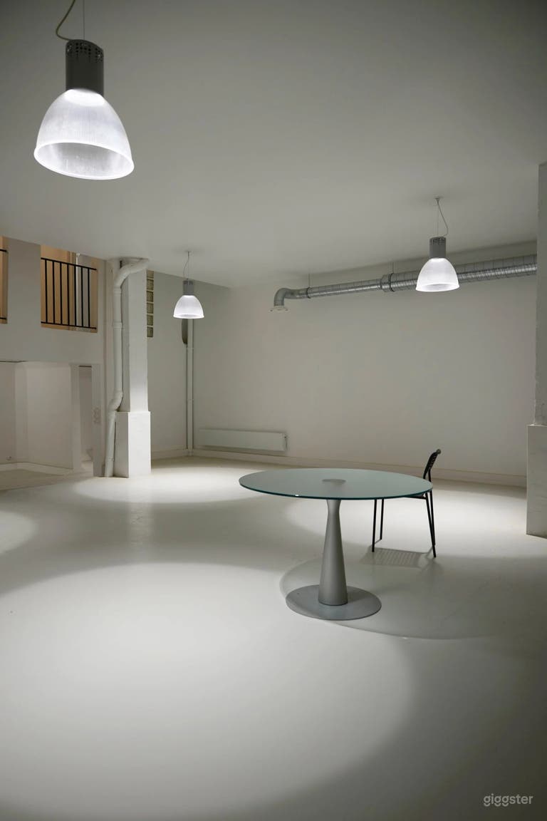  Studio photo de 150 m2 situé à deux pas de la Porte de Clign 