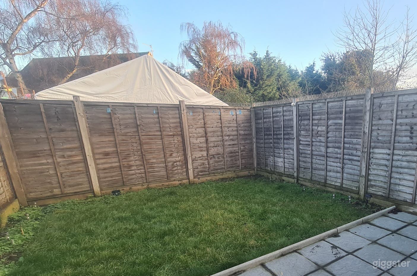 Luscious Private Garden Area Photo 3