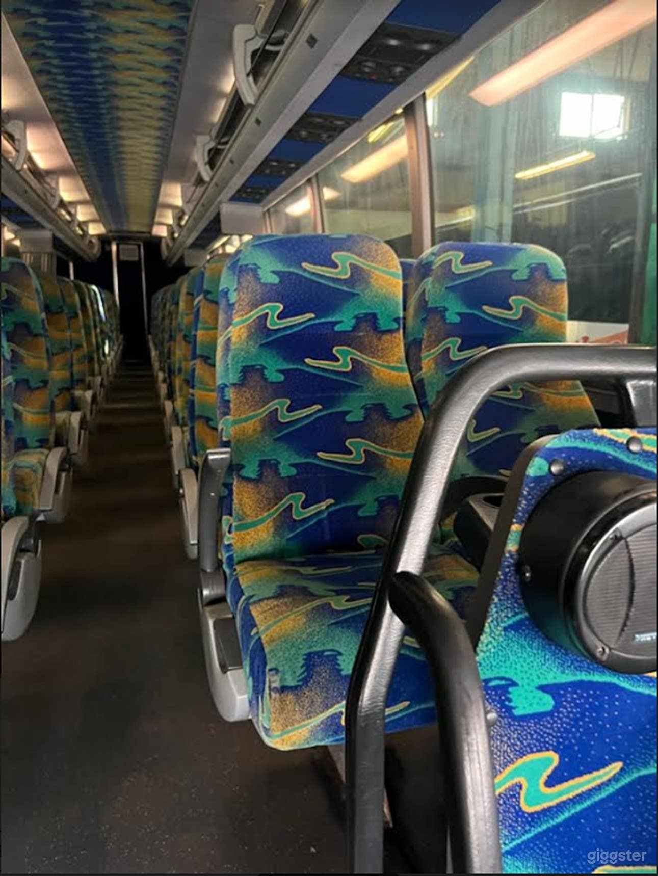 Elegant And Luxurious Coach Bus Photo 3