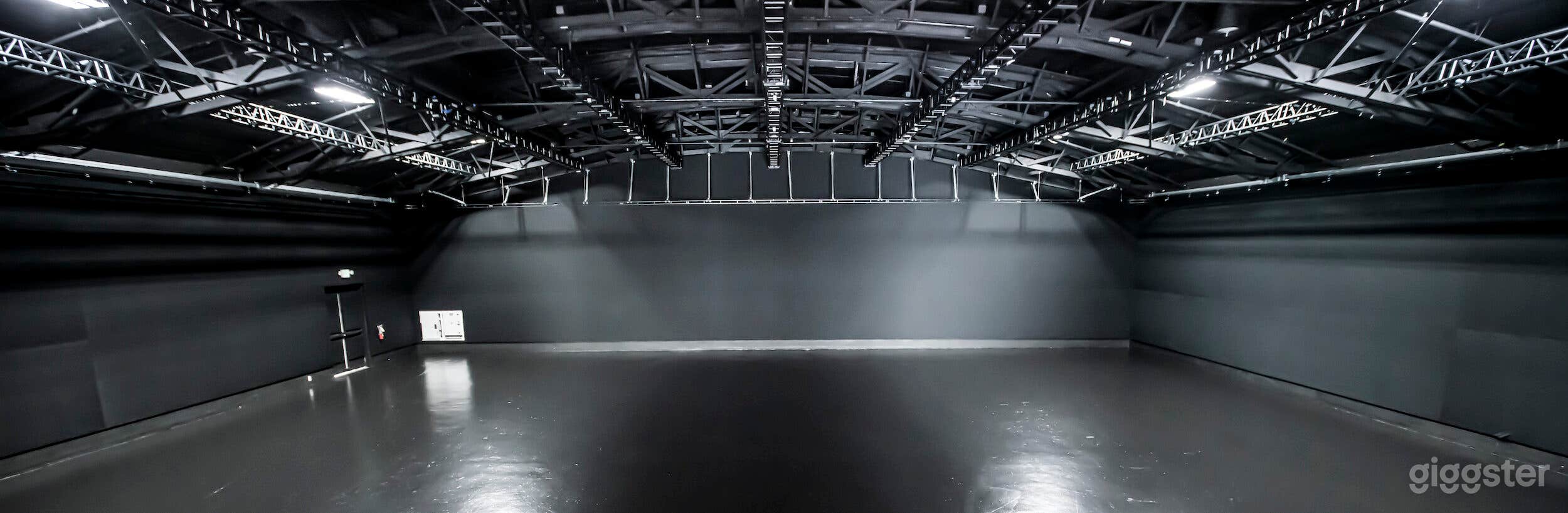 Maximum Studio A Photo 2