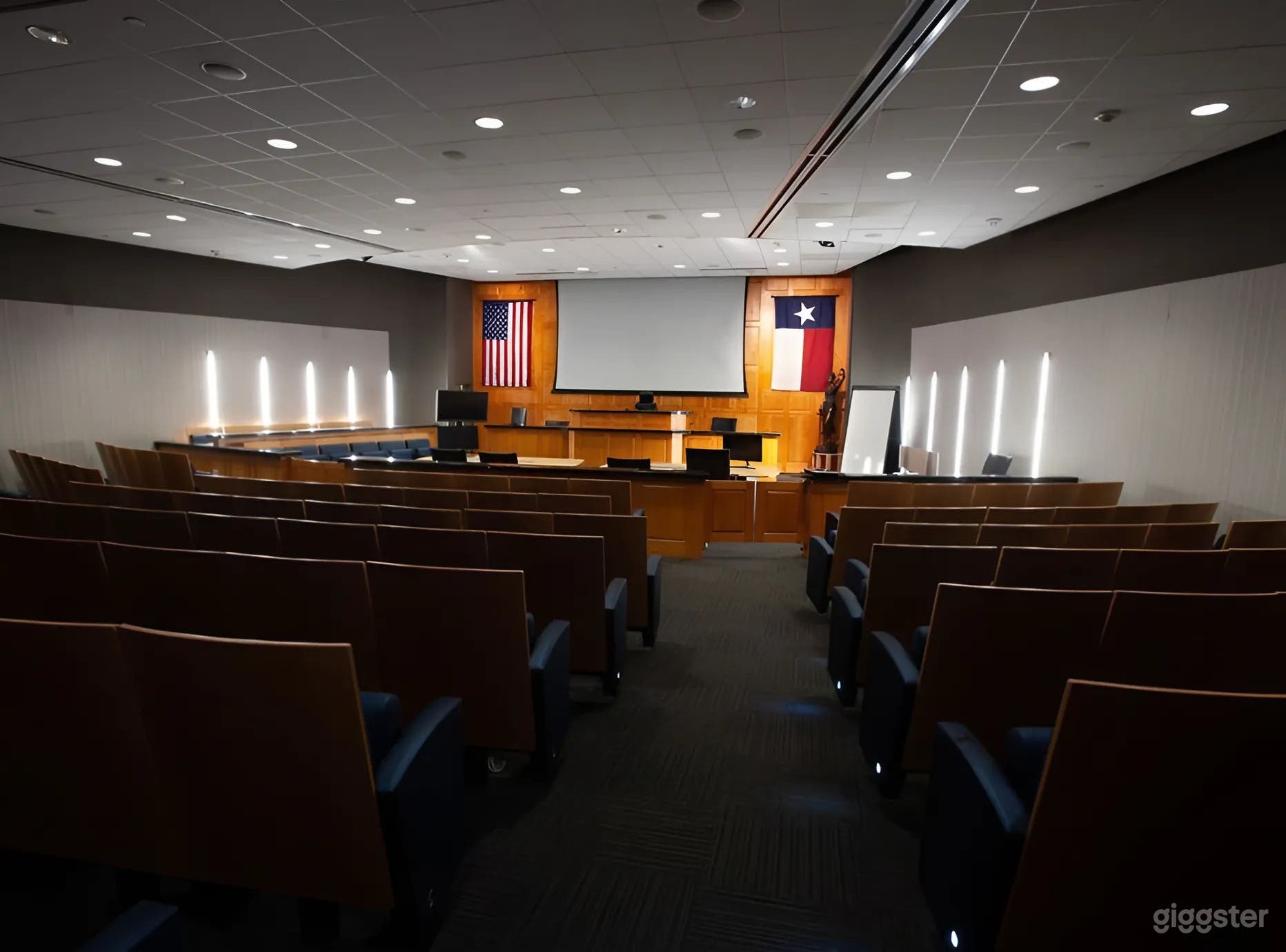 Authentic Courtroom | Seats Up to 120 | WiFi &amp; A/V Equipped Photo 1