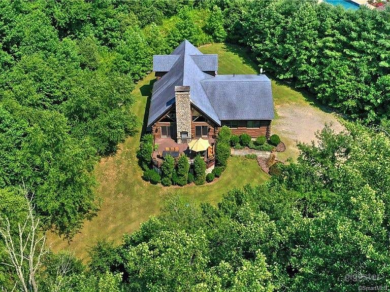 The Cabin in Monroe Photo 1