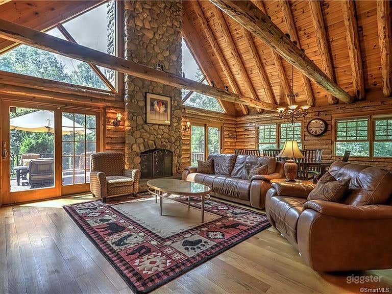 The Cabin in Monroe Photo 2