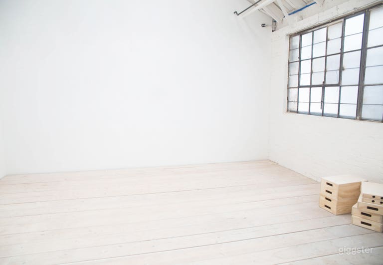  Versatile, Spacious, Naturally Lit Photo Studio 