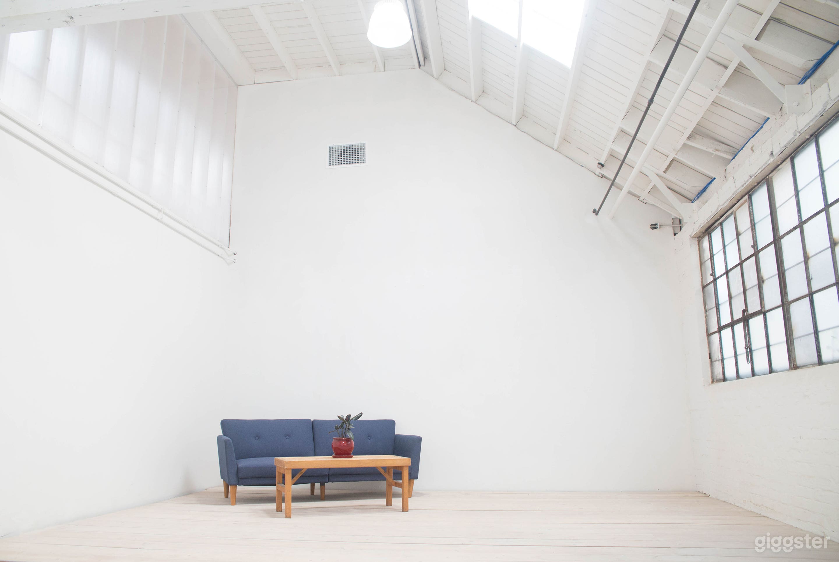 Versatile, Spacious, Naturally Lit Photo Studio Photo 1