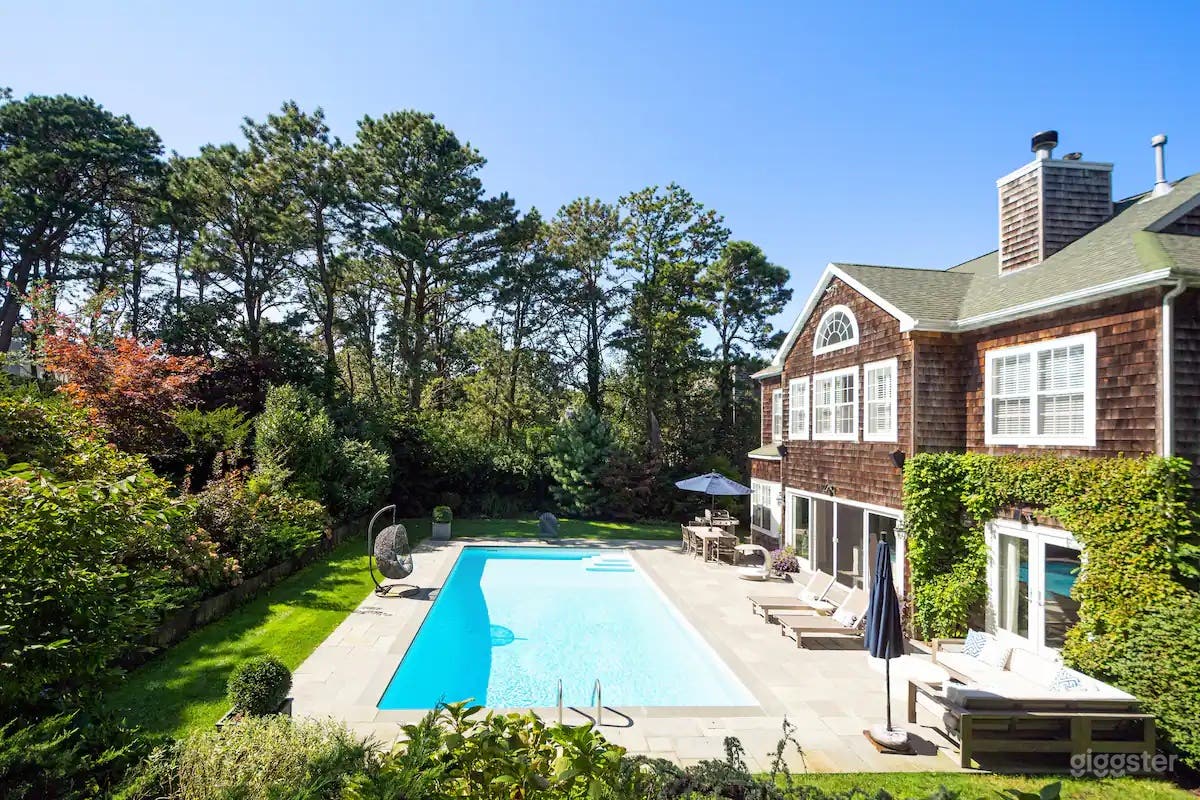 Chic Hamptons Retreat with Pool &amp; Outdoor Sauna Photo 3