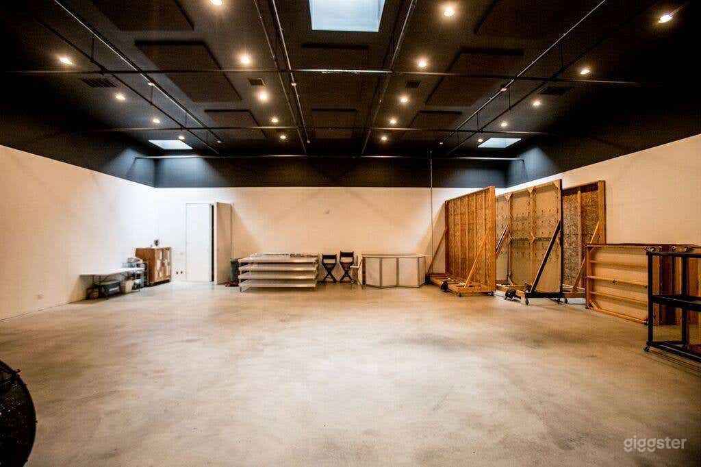 Stage C Studio in Canoga Park Photo 1