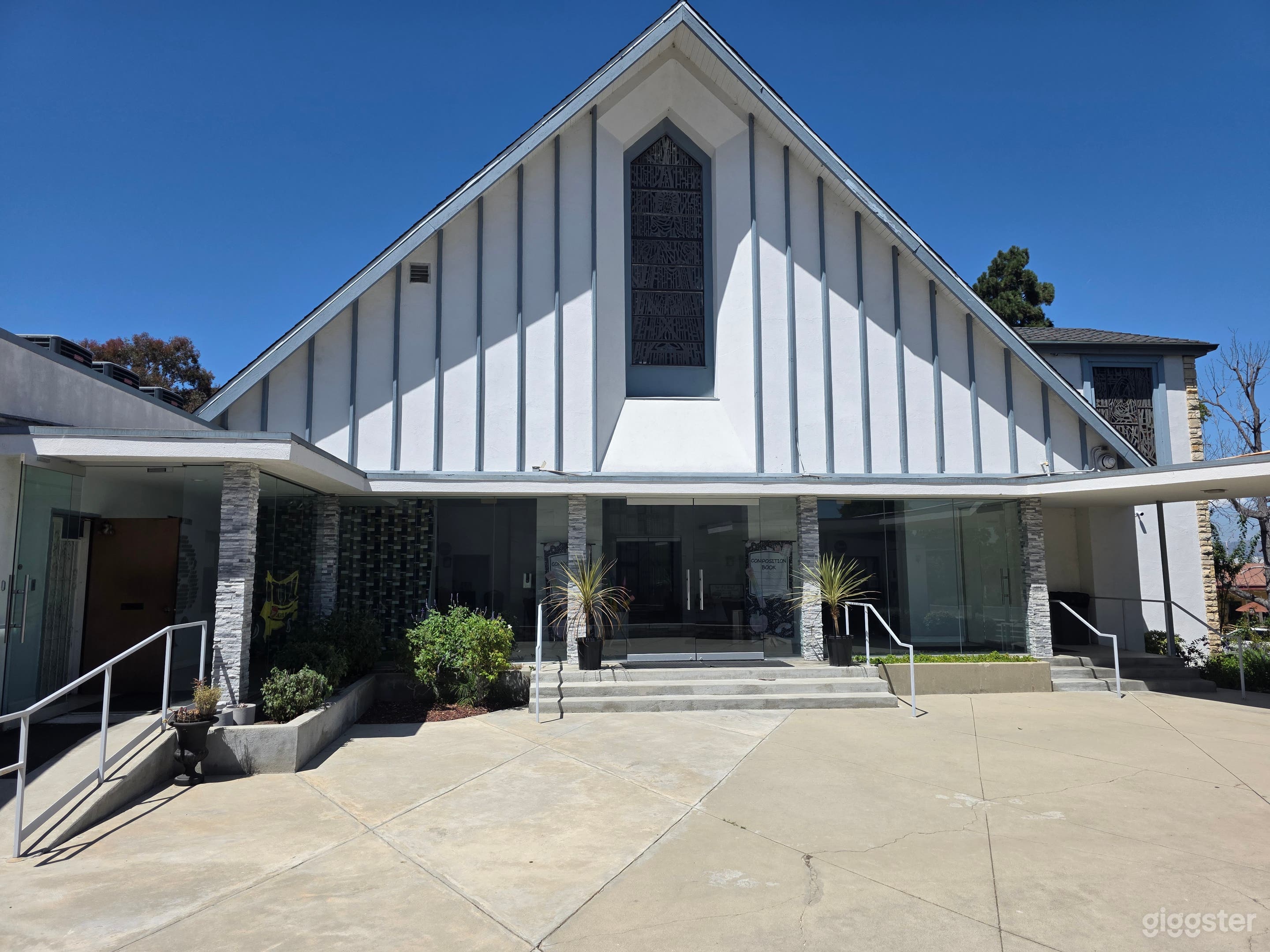 A Sacred Space, FilmShoot &amp; Occasion Ready (Entire Property) Photo 1