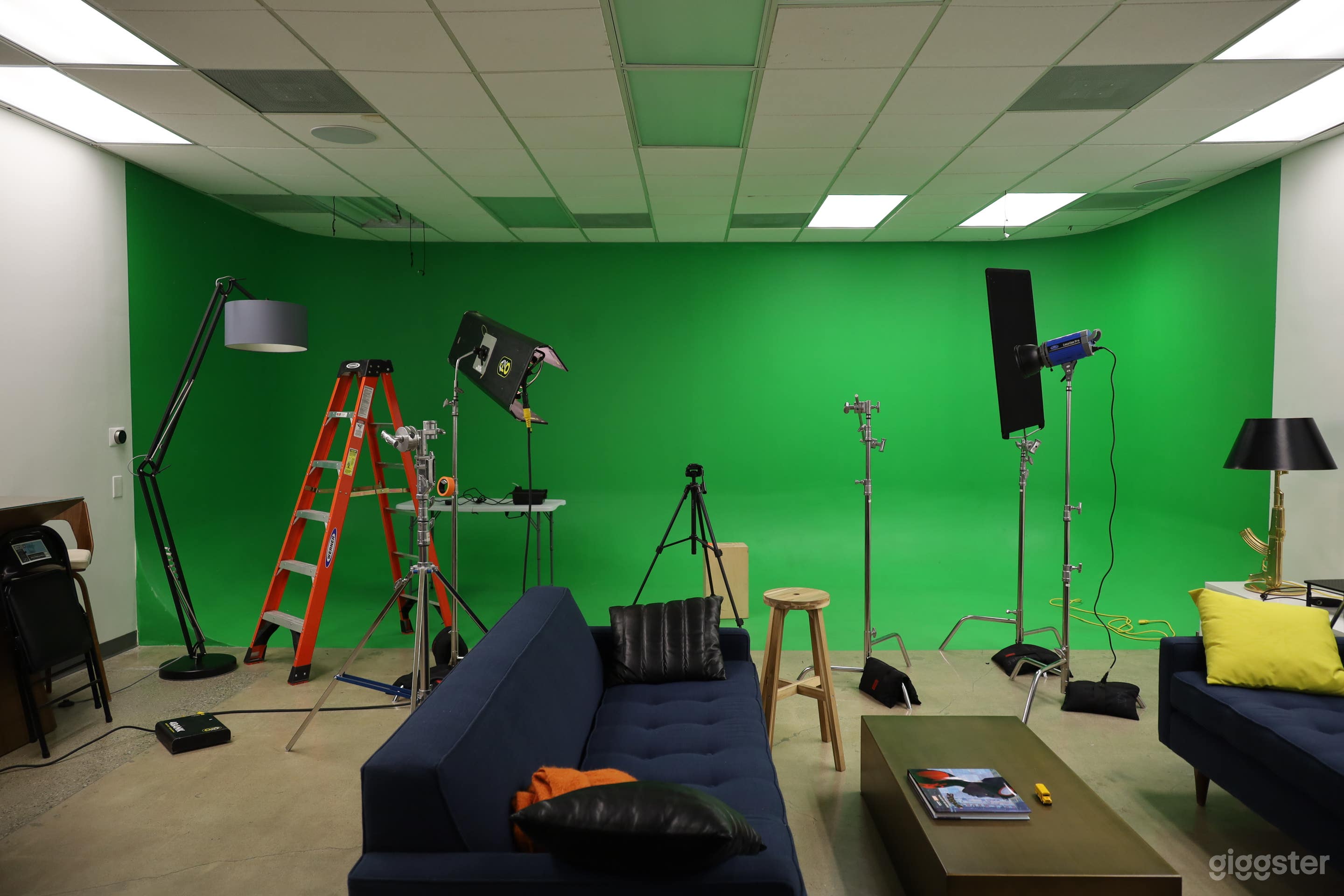 Green Cyc, Content Creation Studio, Equip. Avail. Photo 2