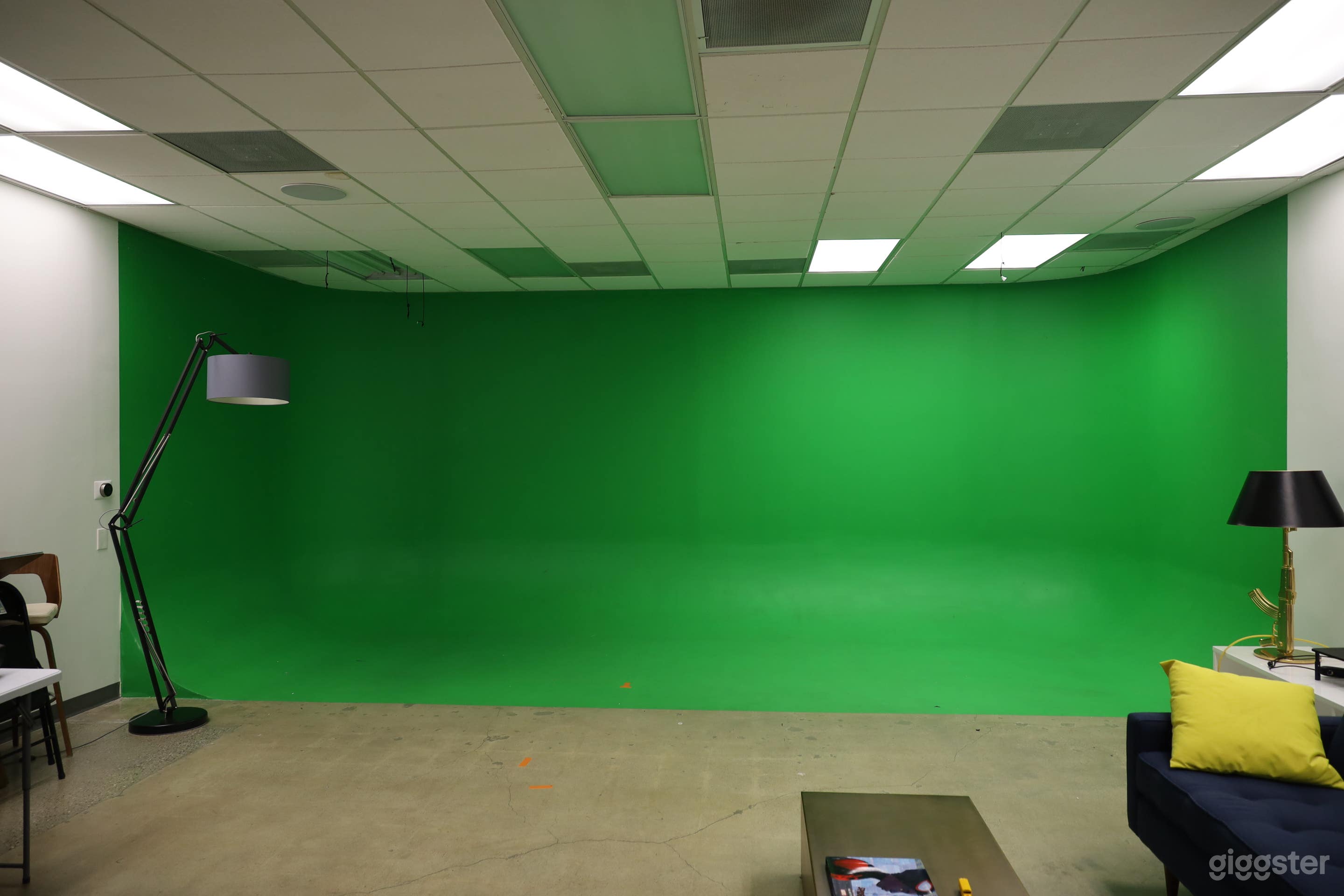 Green Cyc, Content Creation Studio, Equip. Avail. Photo 1