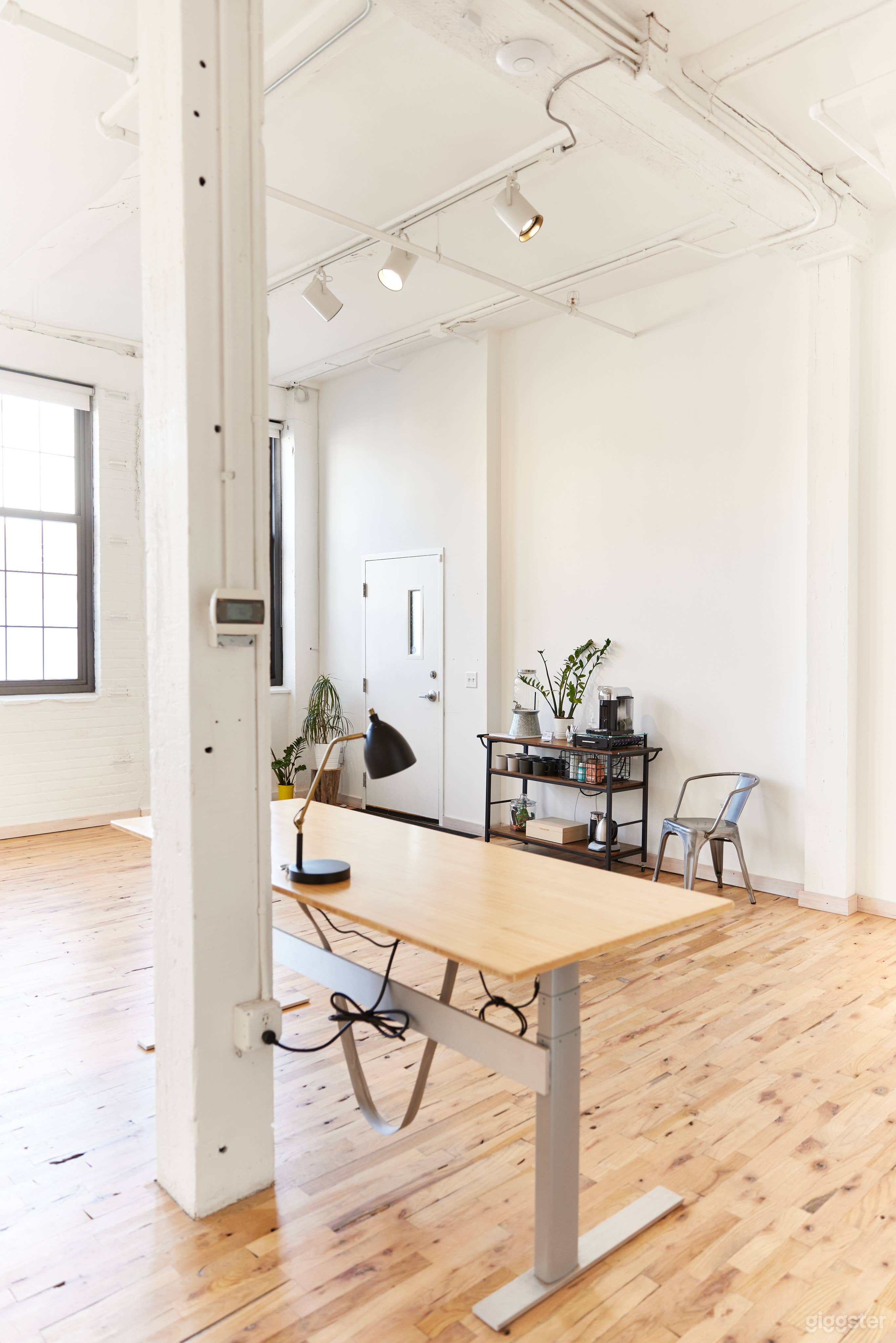 Photo Studio in NE Minneapolis with Kitchen Photo 3