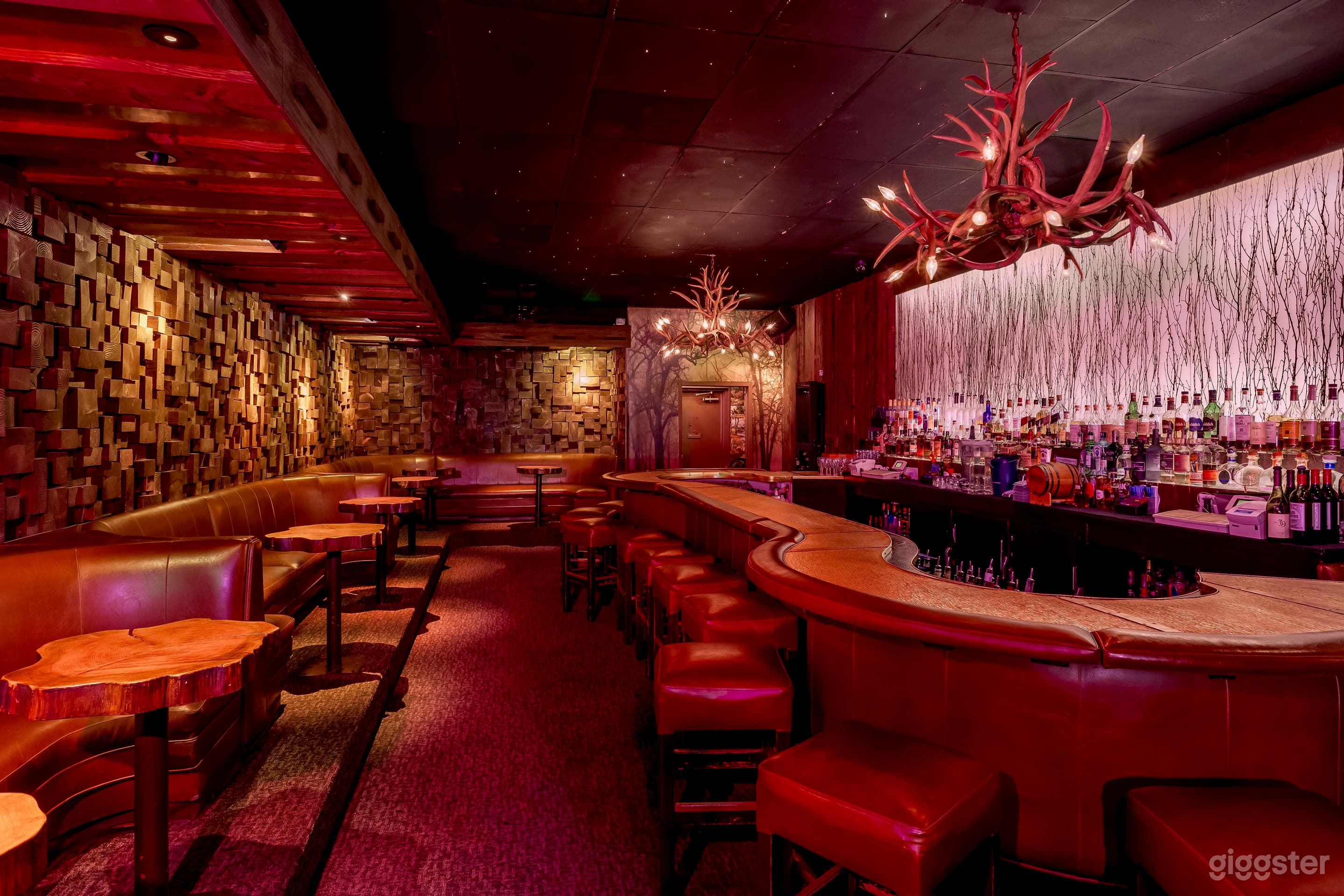 Unique Cocktail Lounge and Bar Photo 3