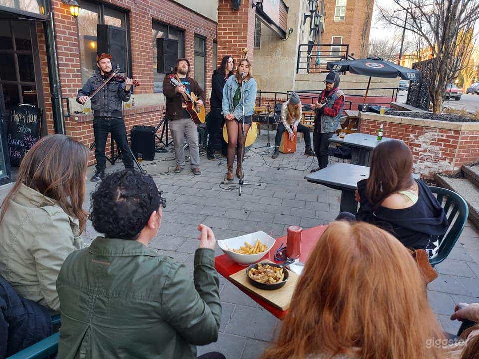 Bright and Musical Patio Photo 3