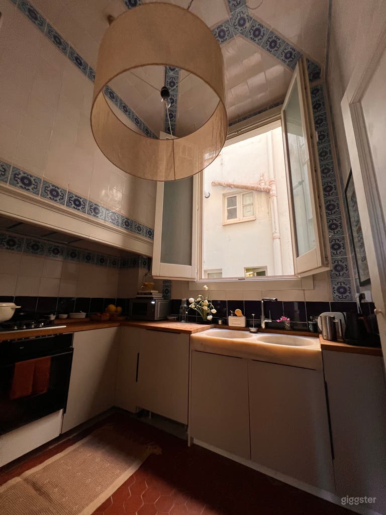  Elegante Wohnung mit historischen Fliesenböden, kunstvoll 