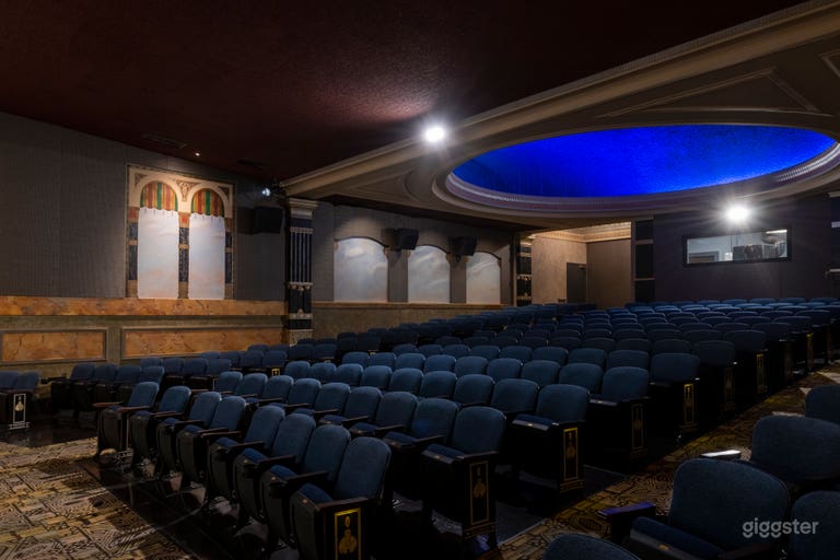  West Auditorium –Versatile Theater for Meetings & Production 