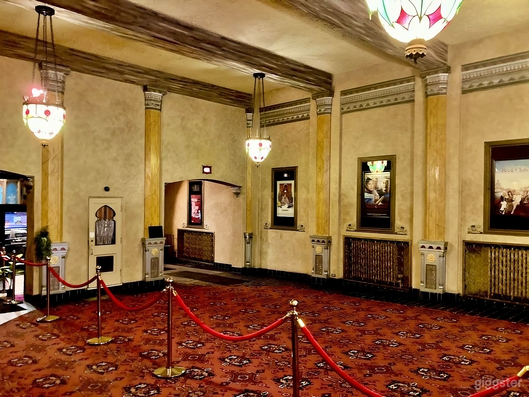 West Auditorium –Versatile Theater for Meetings &amp; Production Photo 3