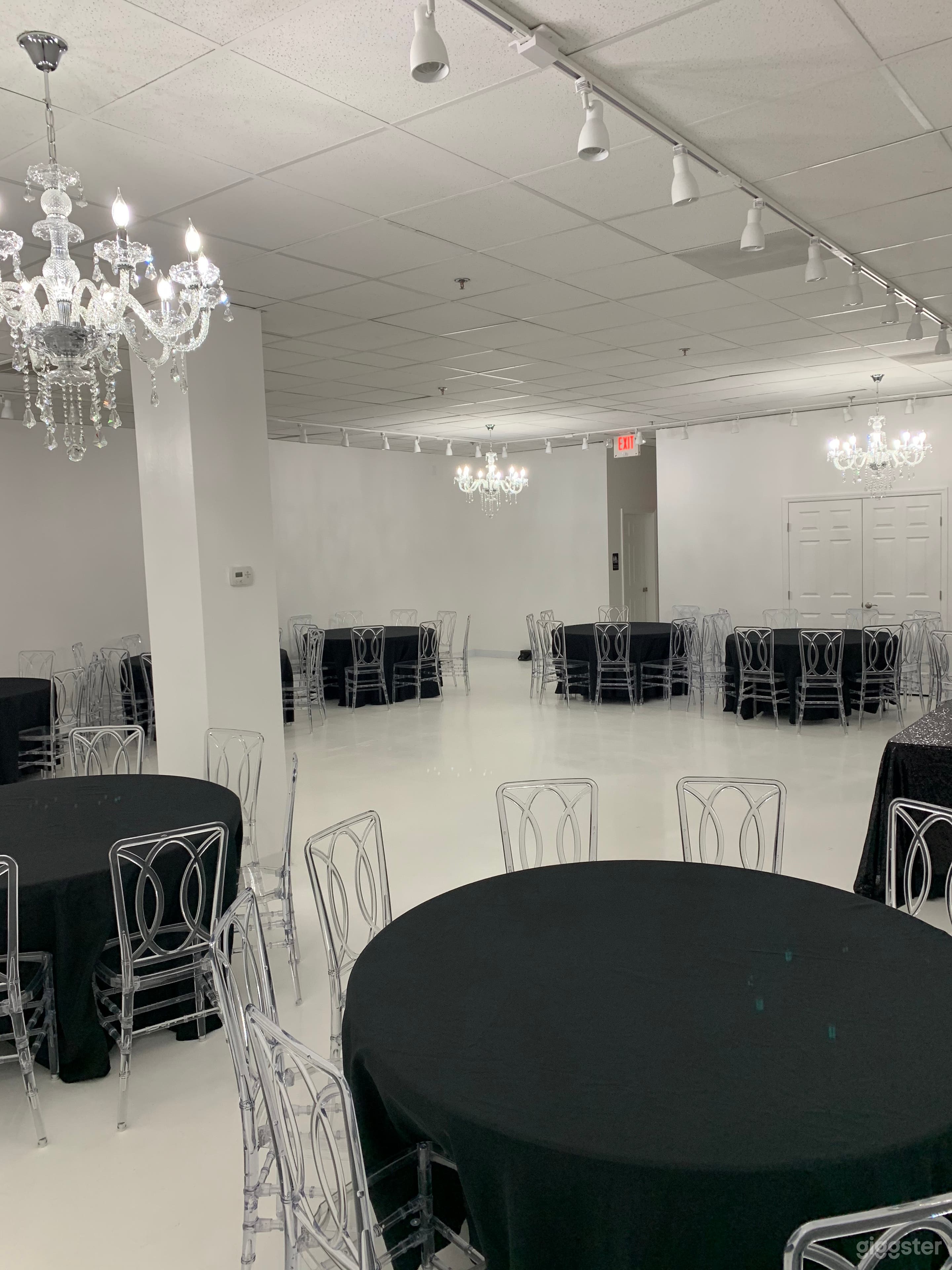 Luxurious and Multifunctional Venue - Event, Meeting, Weddin Photo 2