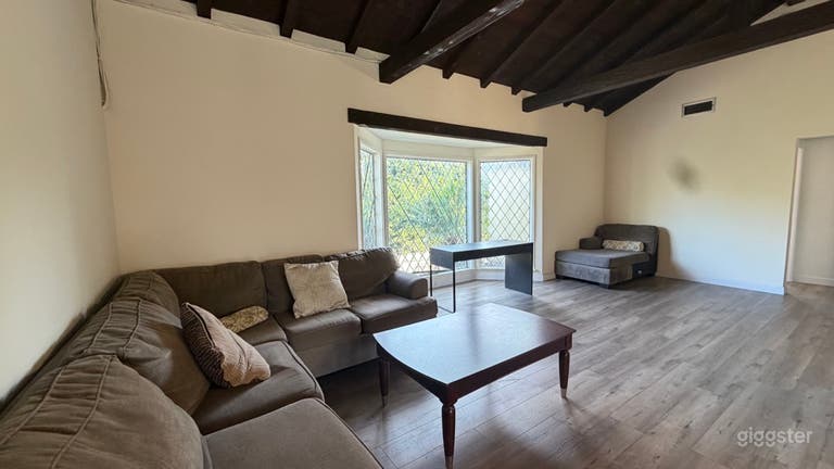  Vintage Retro House Available for Filming 