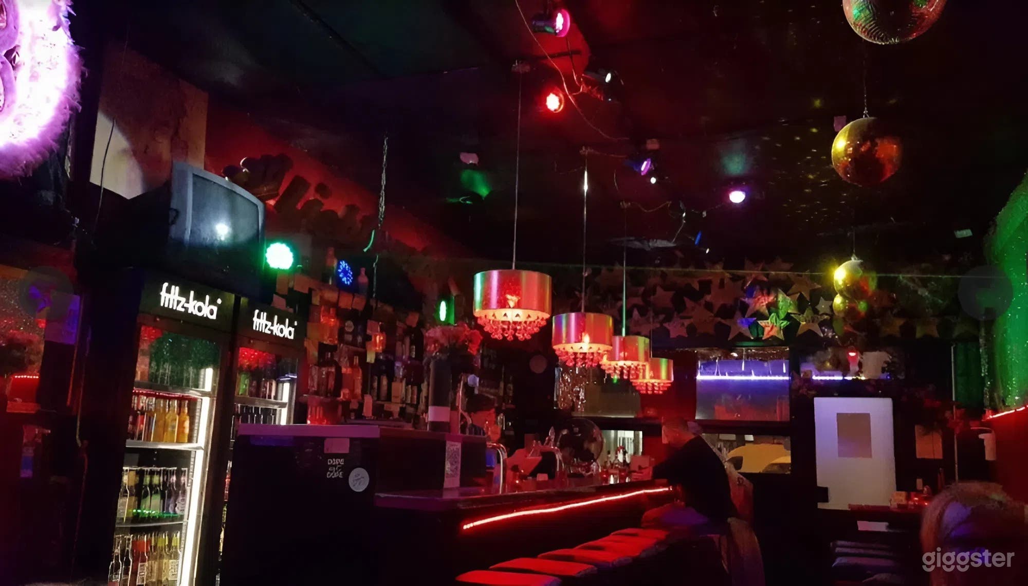 Warm Underground Bar w/ Intimate Lighting in Central Berlin Photo 3