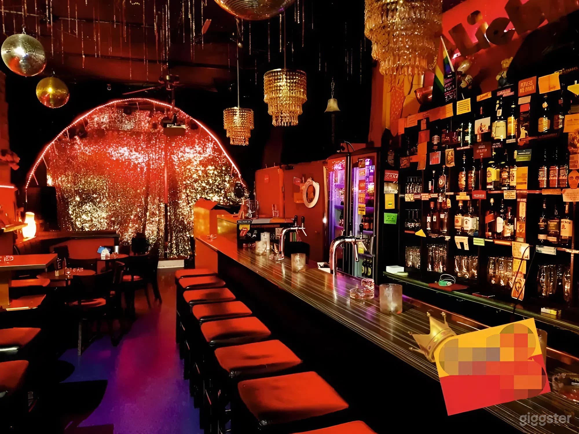 Warm Underground Bar w/ Intimate Lighting in Central Berlin Photo 1
