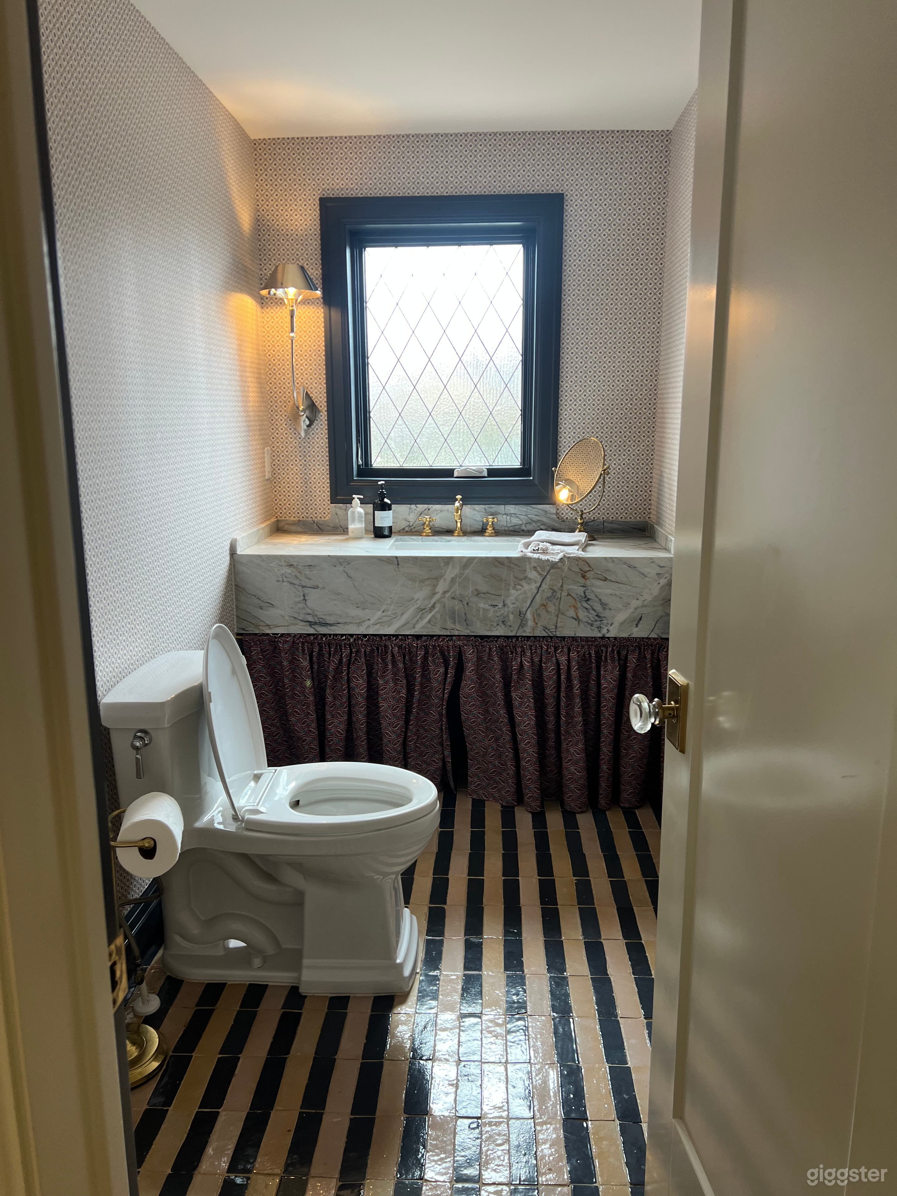 English cottage charm, remodeled historic home Photo 1