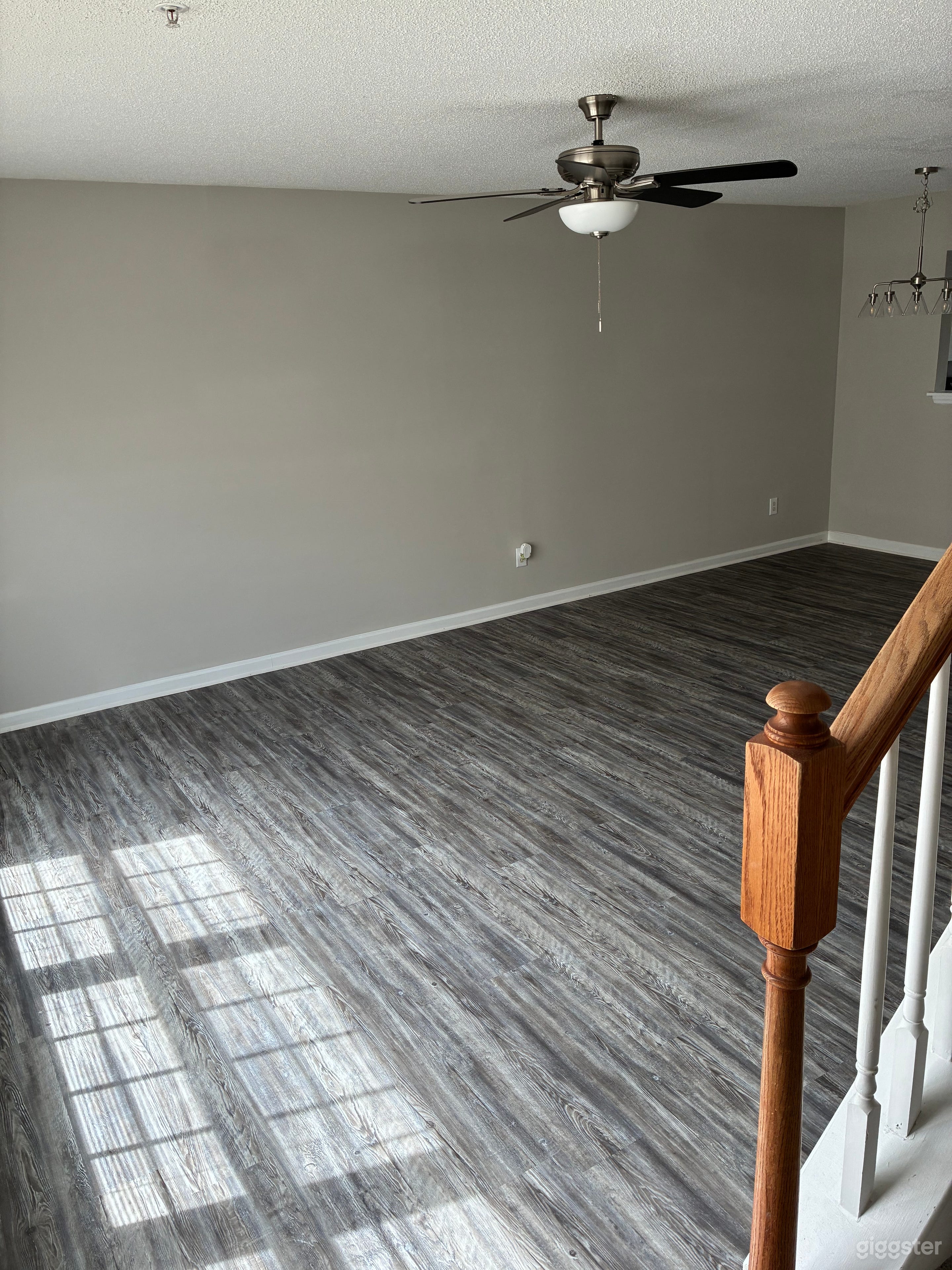 Bright Modern Townhouse for Film & Photo Photo 3