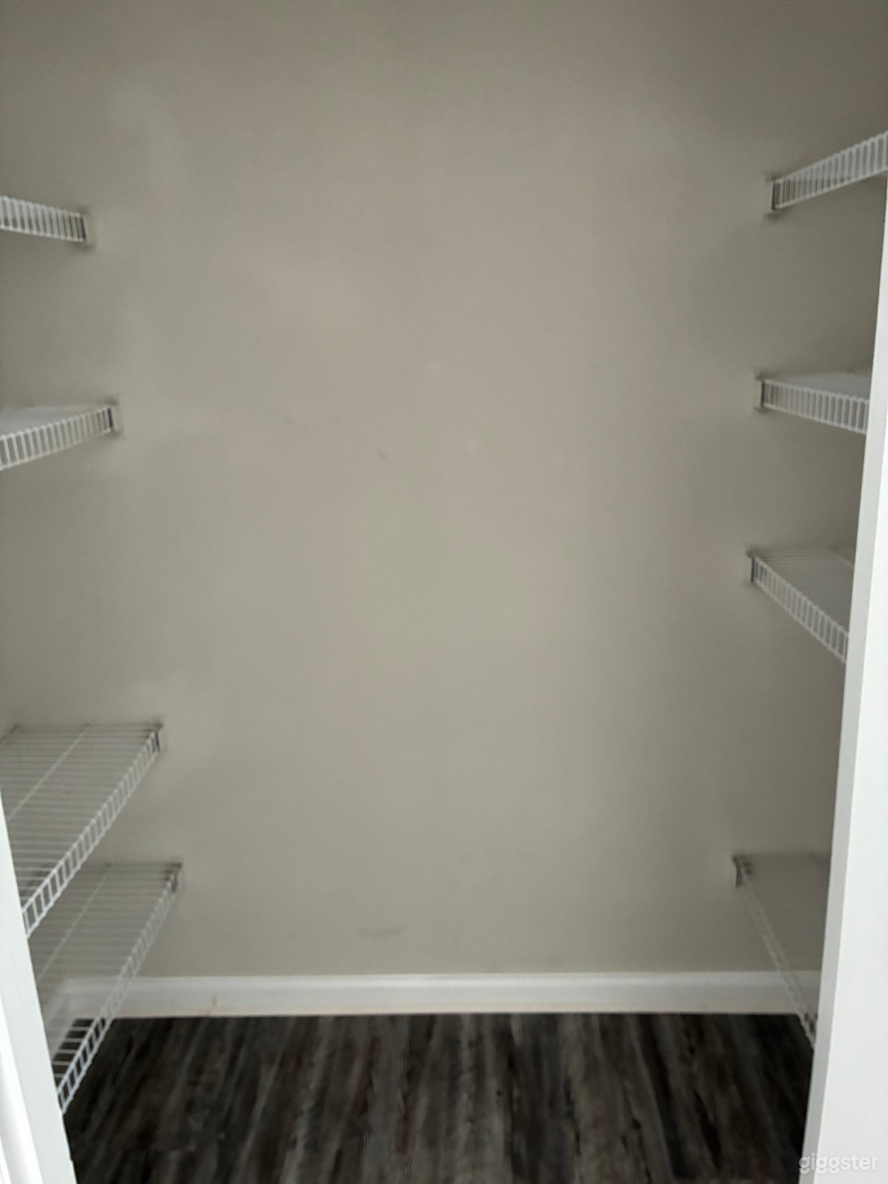 Bright Modern Townhouse for Film & Photo Photo 2