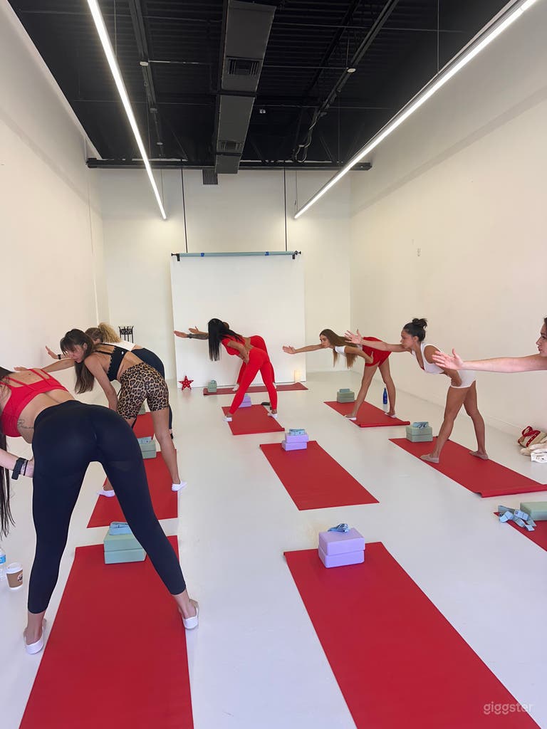  Photo Studio + Pro Studio + Yoga space 