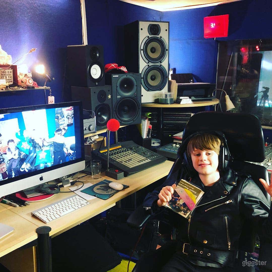  Unique and Amazing Recording Studio in Coventry Photo 4