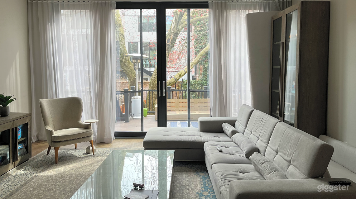 Stunning Aesthetic Townhouse in Jersey City Photo 1