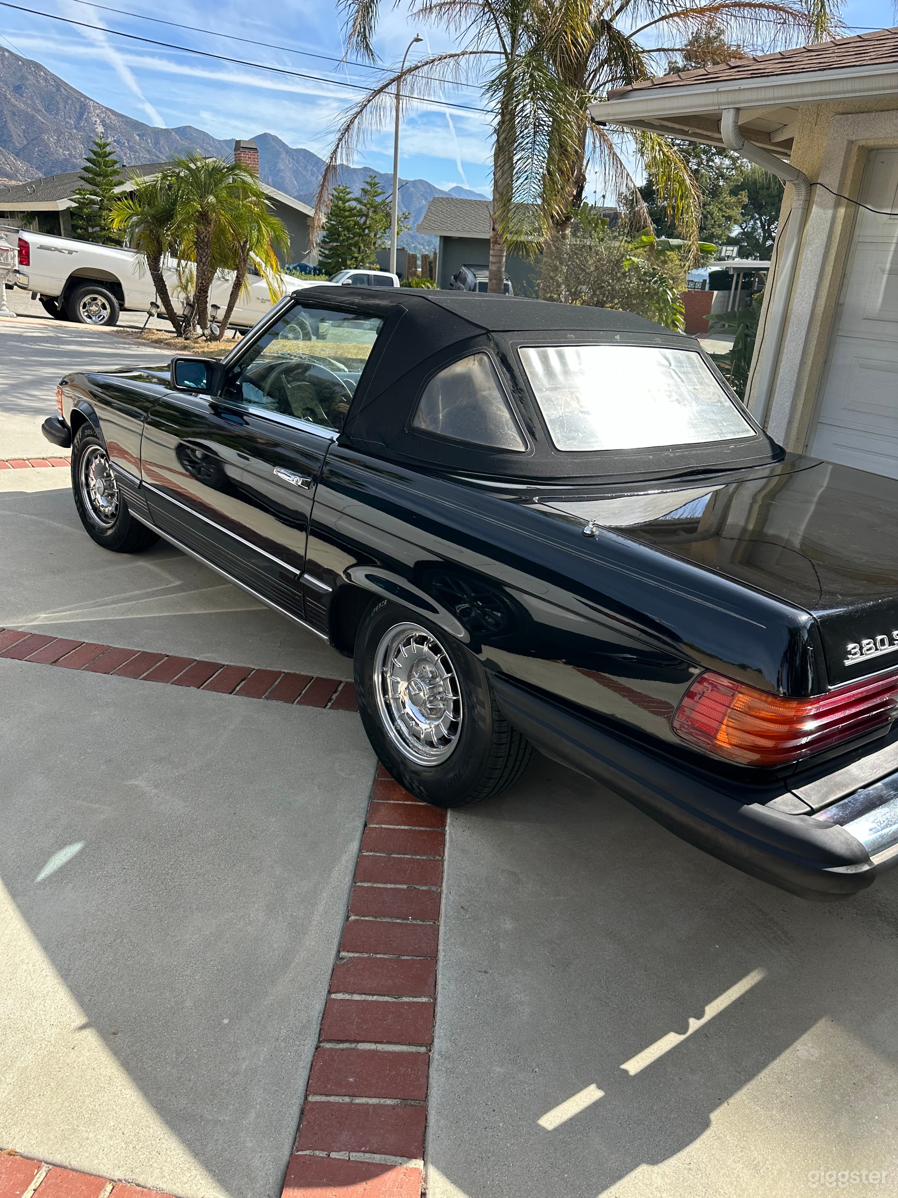Classic Mercedes - 1983 Mercedes 380SL Photo 2