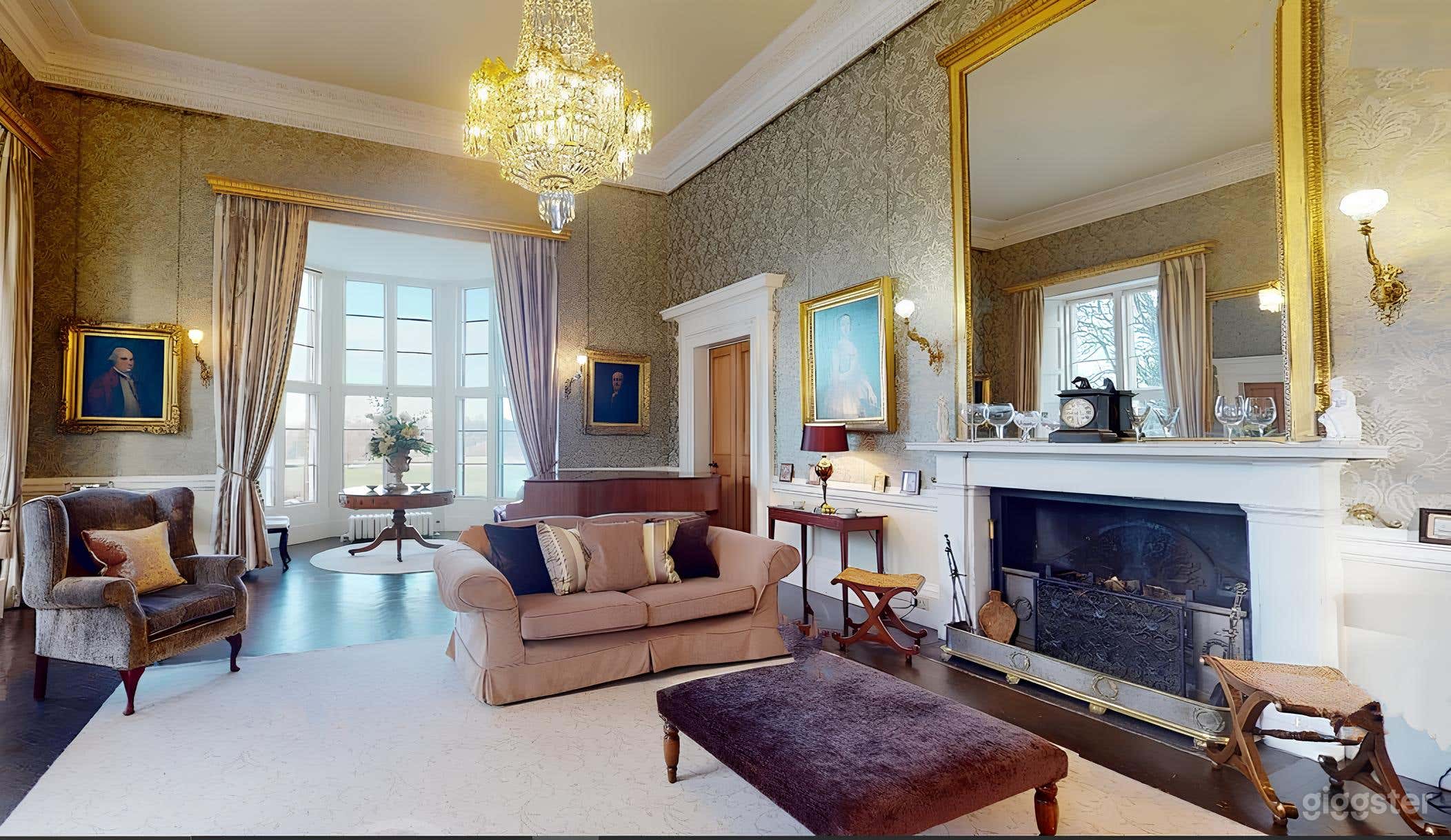 Large Drawing Room in Castle Photo 4