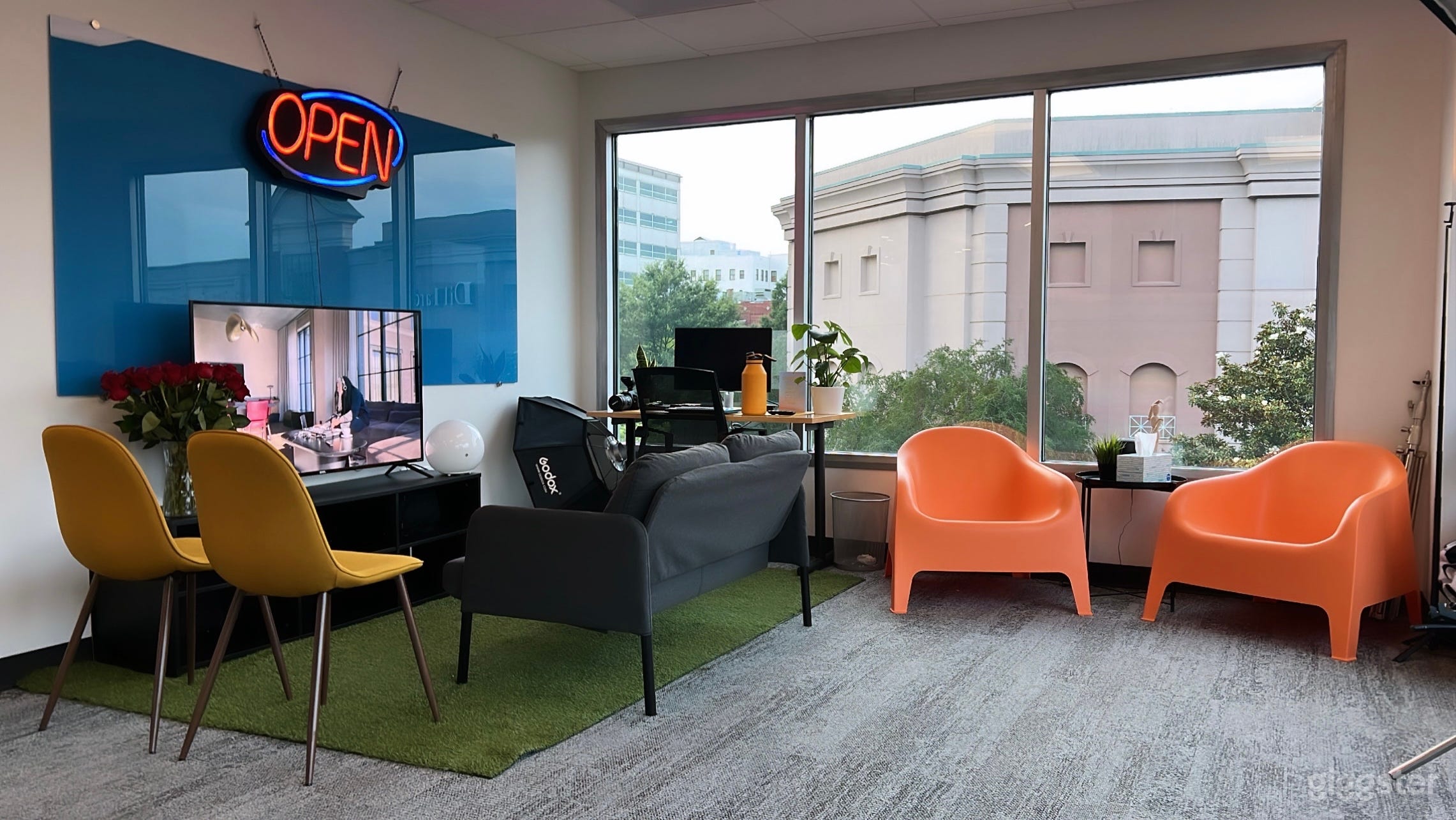 Downtown studio with amazing view Photo 3