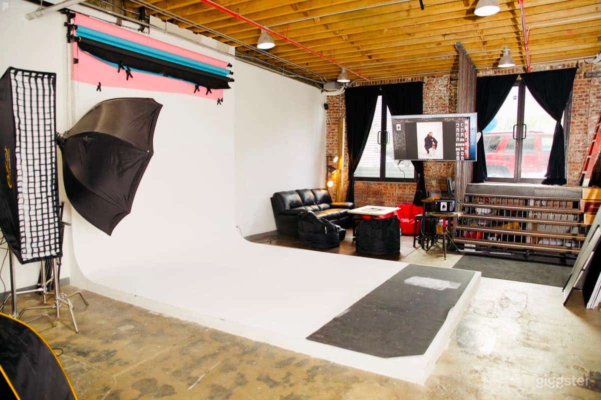 Spacious 24 hr Ground Floor Photo Studio Photo 1