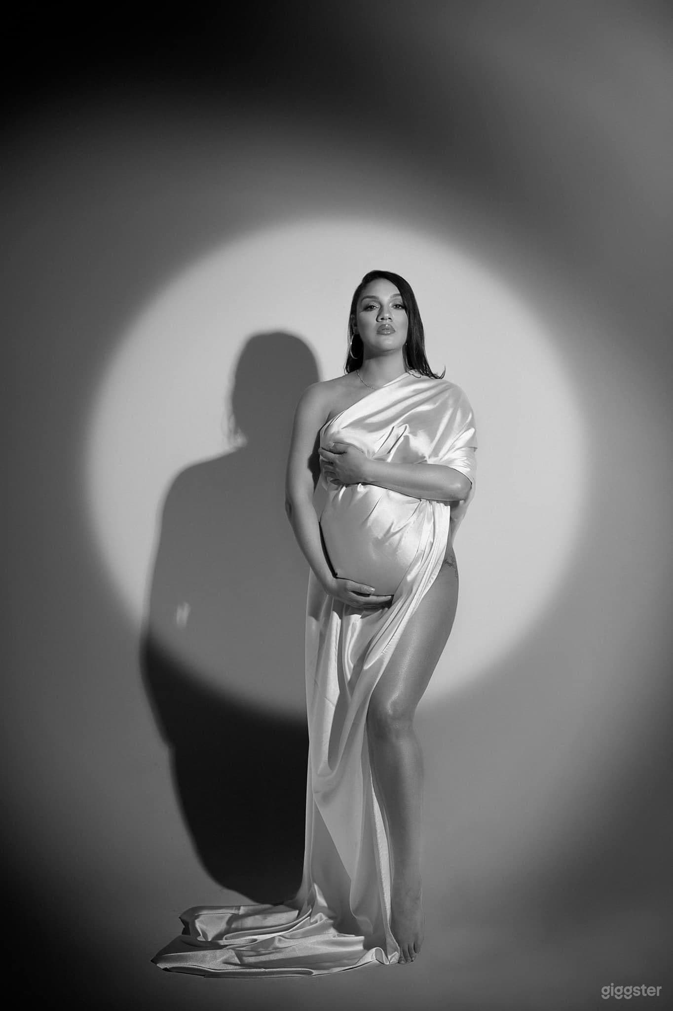 Spacious 24 hr Ground Floor Photo Studio Photo 4