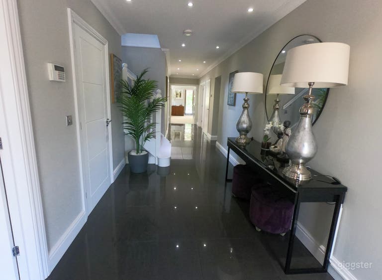  Modern Home at centrally located for film Location 